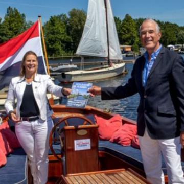 Eerste brochure Hollandse Plassen verschenen