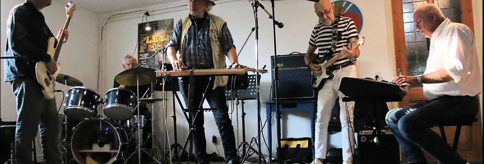 Zondagmiddagconcert  combo BB Count in de Muziektent