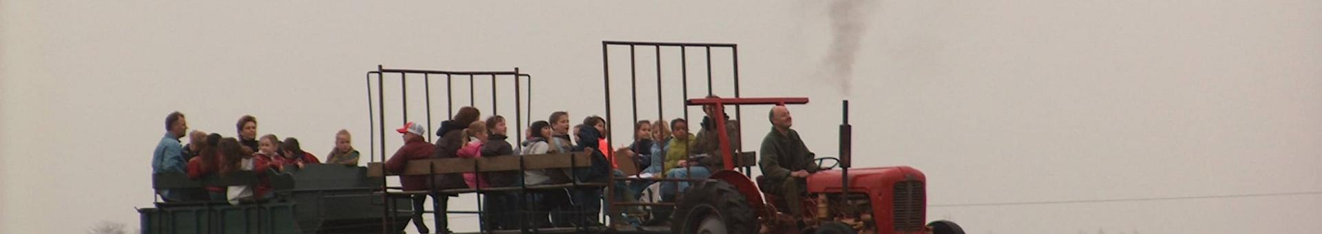 Verlichte Trekkeroptocht door de gemeente Nieuwkoop