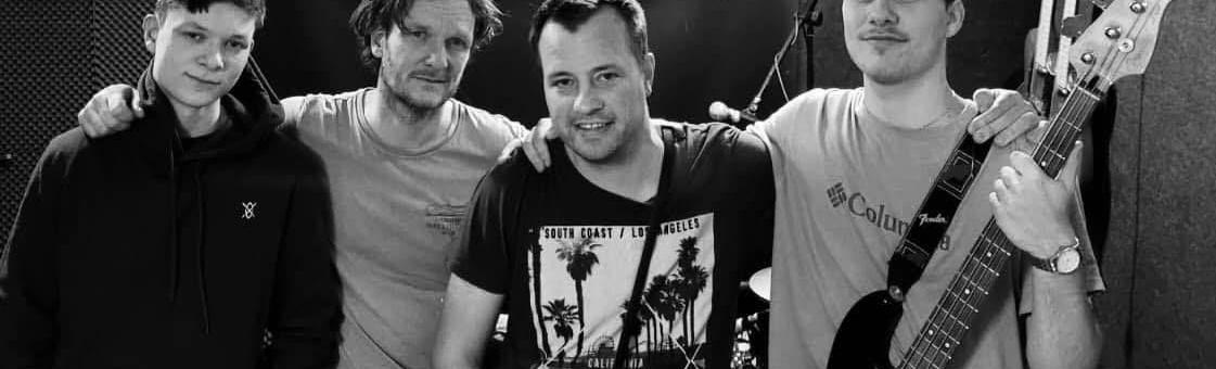 Fuel coverband bij Café Inn 't Lely Veldt