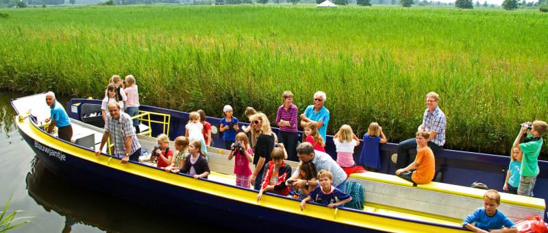 Lentevaartochten over de Nieuwkoopse Plassen