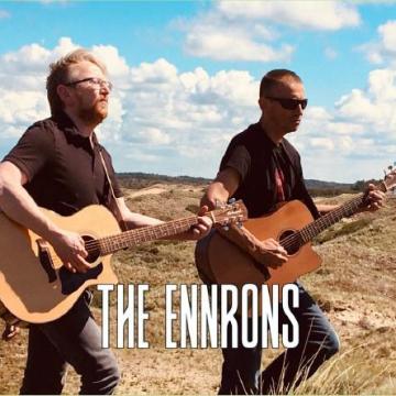The Ennrons in de Muziektent tijdens de markt