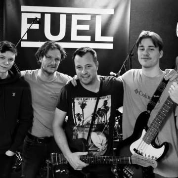 Fuel coverband bij Café Inn 't Lely Veldt