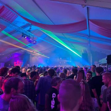 Tentfeest Op Hete Koole